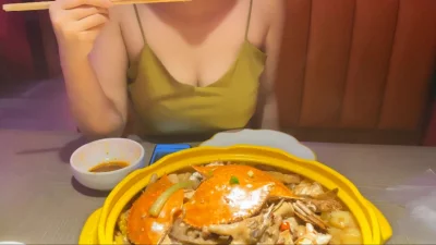 [原创]饭店挑逗大奶少妇，撩到发情，直接带回家享用